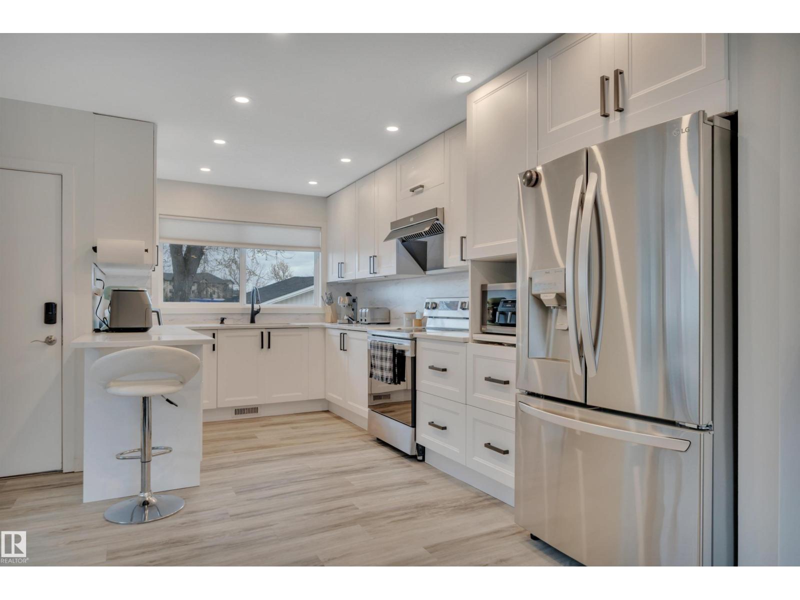 6011 107 ST NW - Image 2