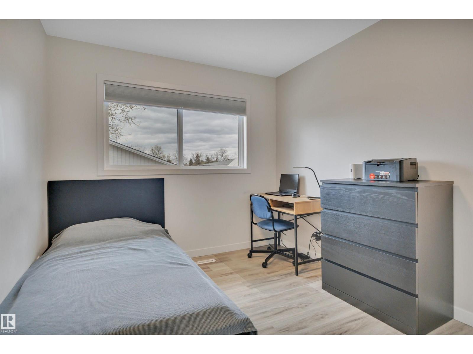 6011 107 ST NW - 23