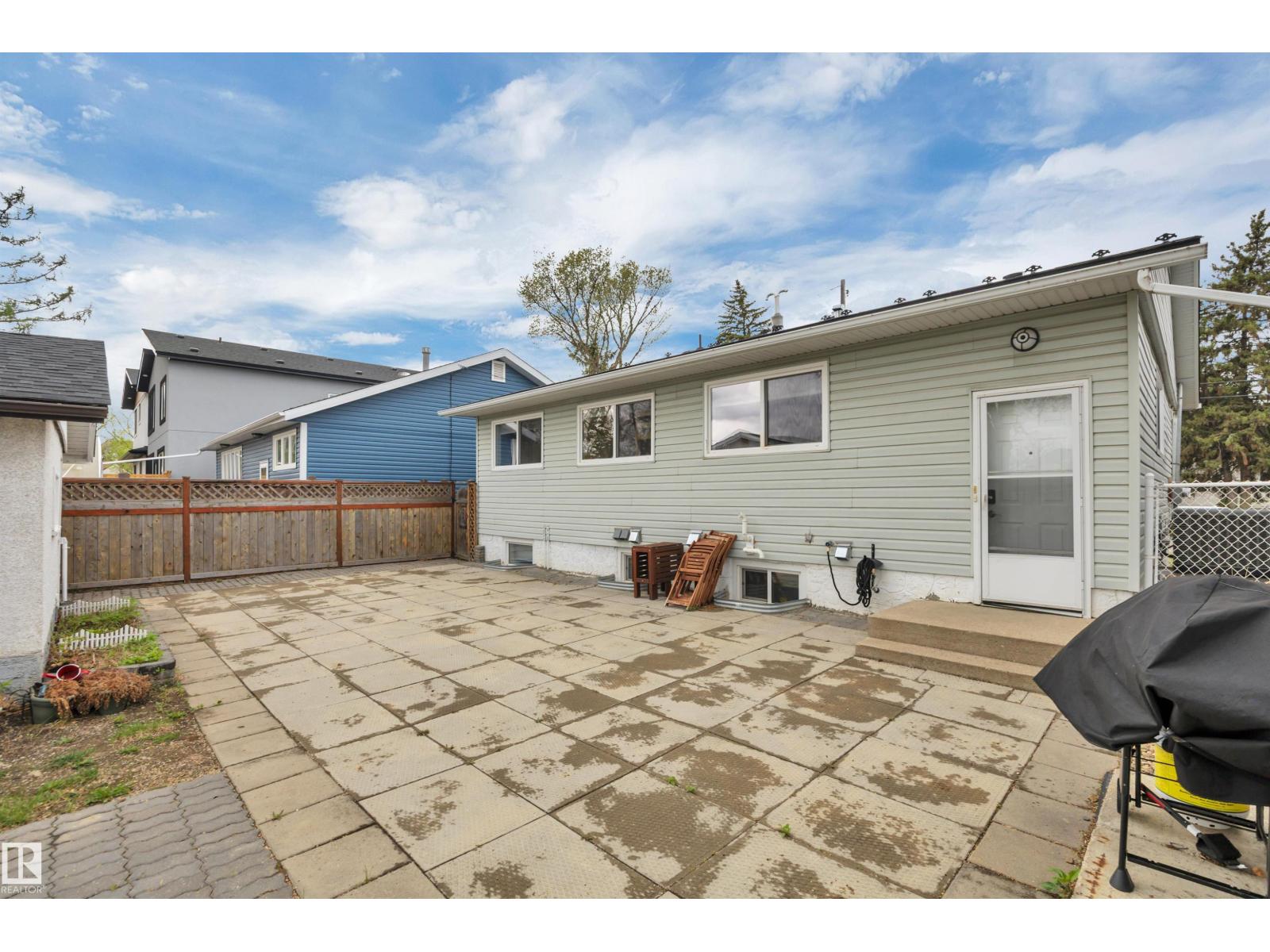 6011 107 ST NW - 49