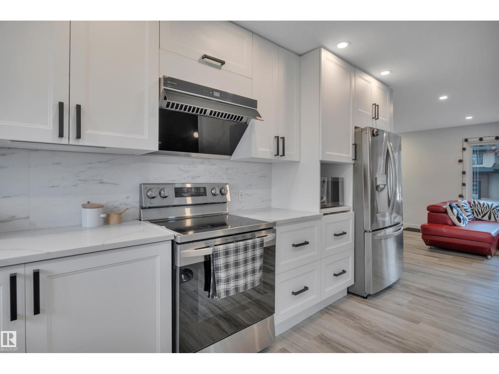 6011 107 ST NW - 5