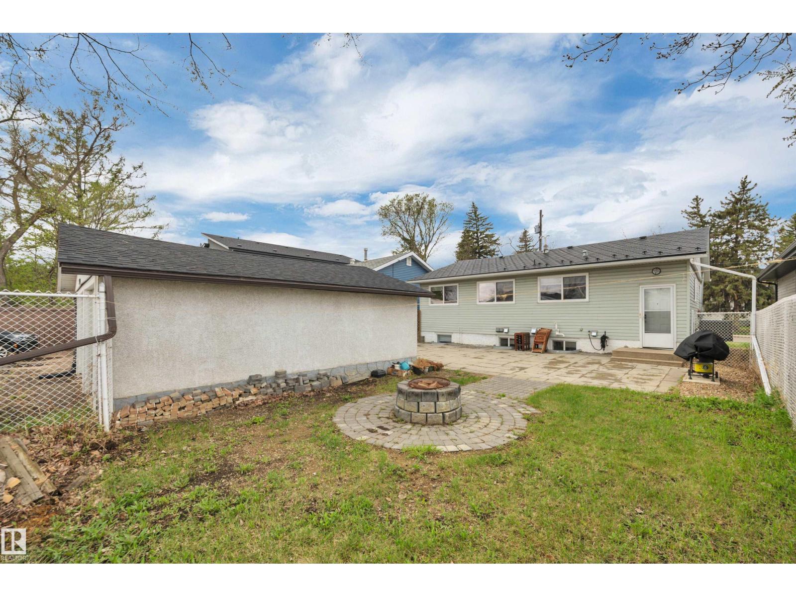 6011 107 ST NW - 50