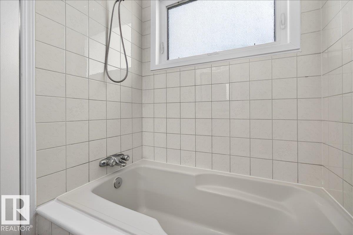 3671 33 ST NW - 22