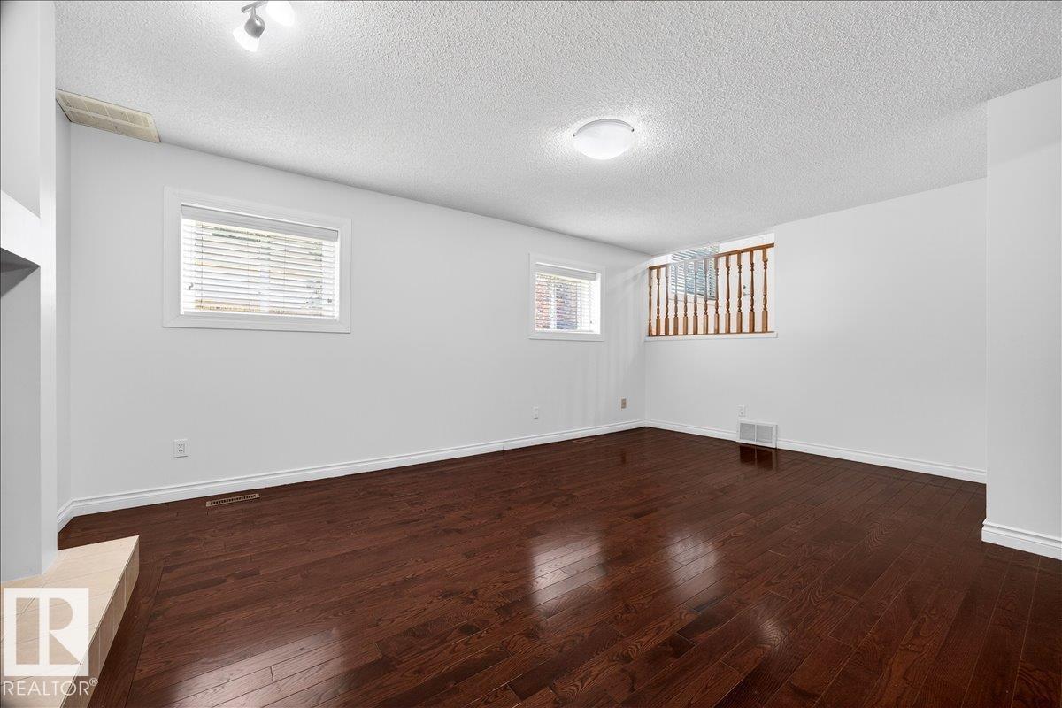 3671 33 ST NW - 25