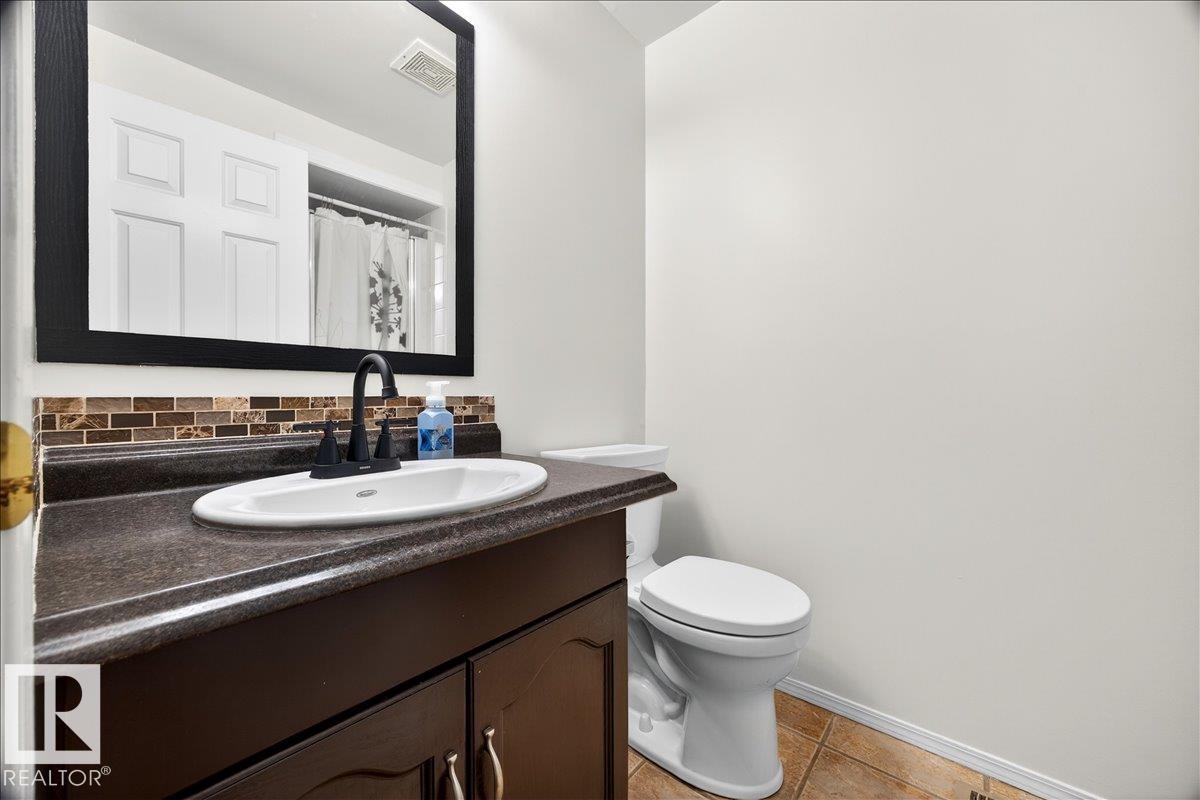 3671 33 ST NW - 28