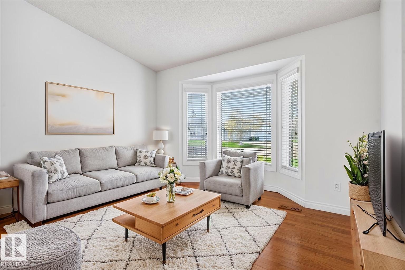 3671 33 ST NW - 6