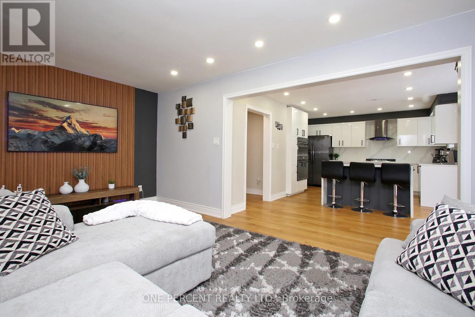 5 WATSON ROAD - 4