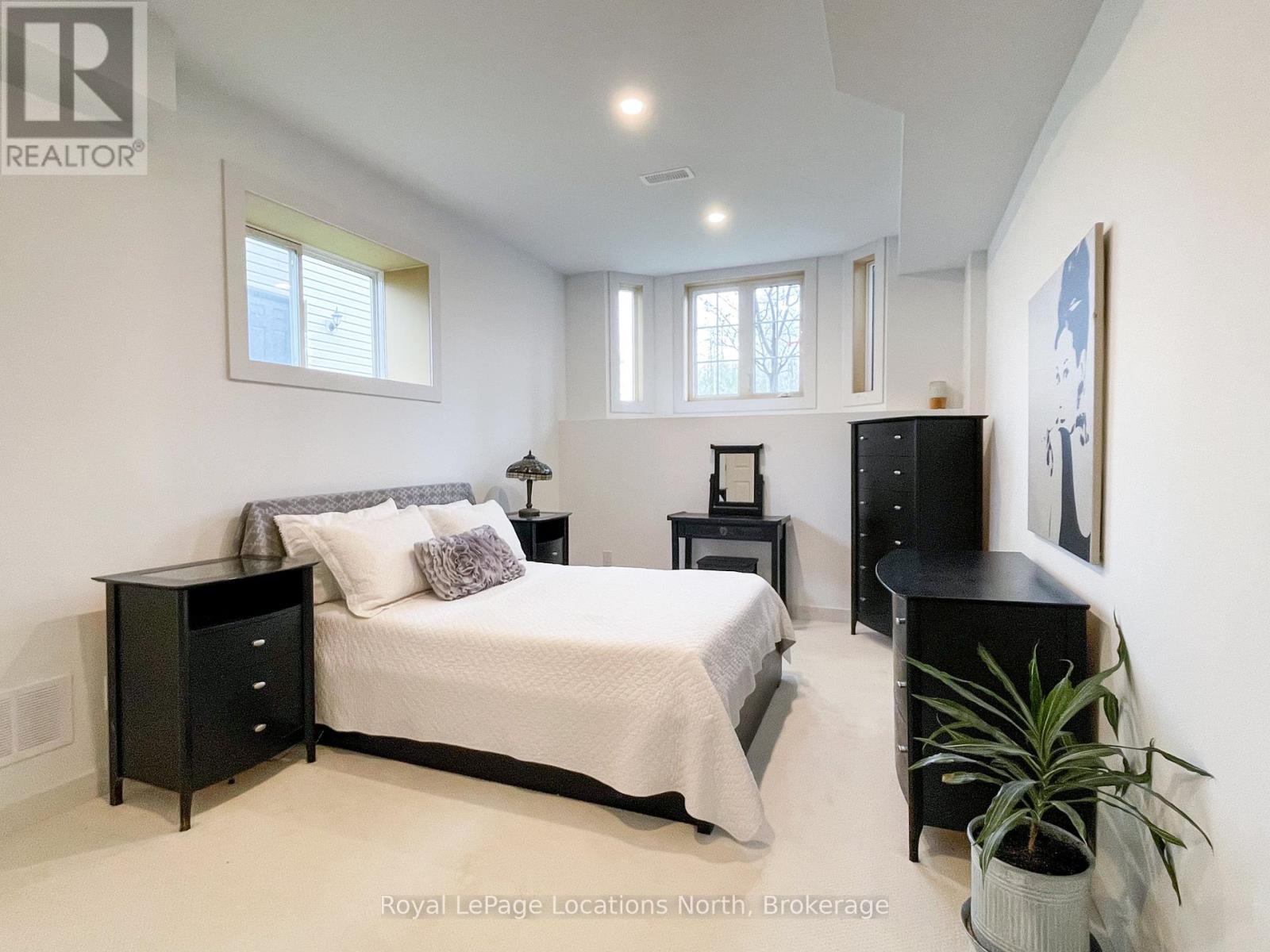 86 MARILYN AVENUE S - 28
