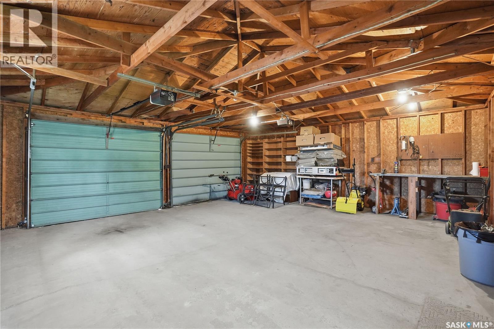 5654 Walker CRESCENT - 35