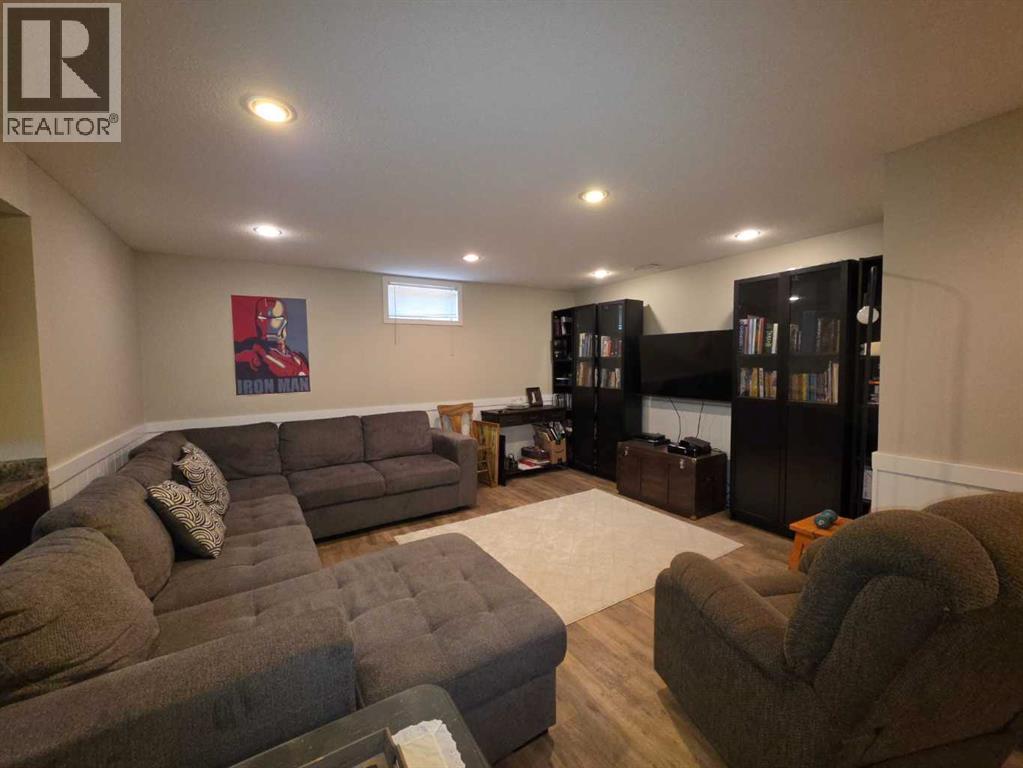 69 Alberta Crescent — photo 13