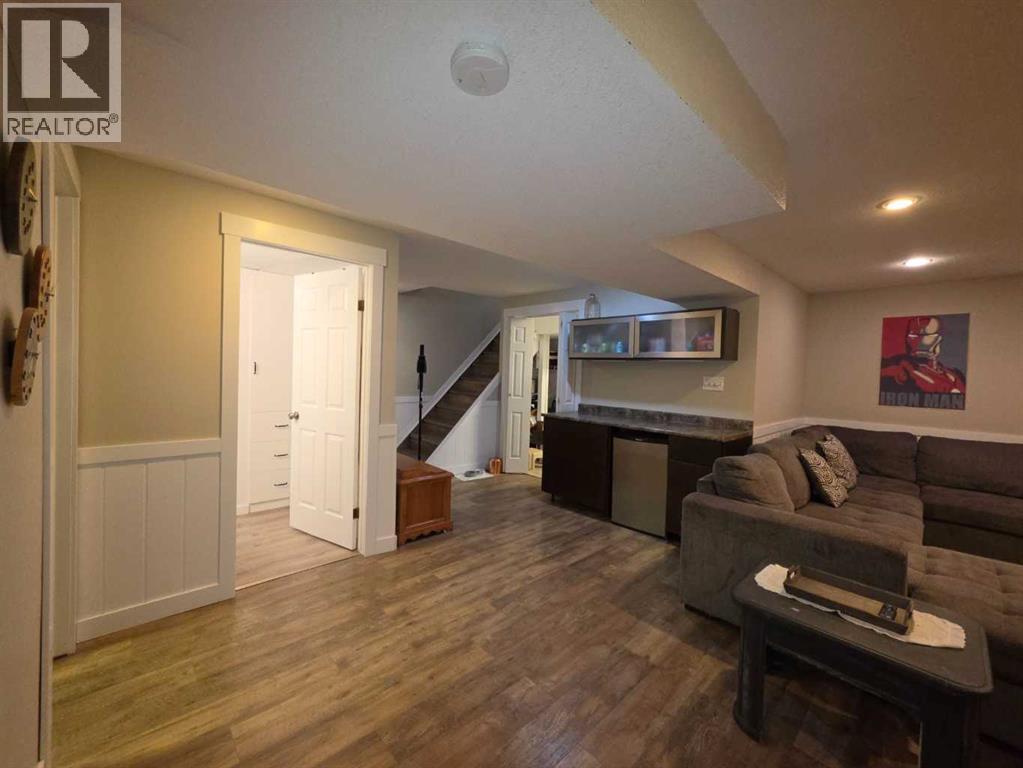 69 Alberta Crescent — photo 12