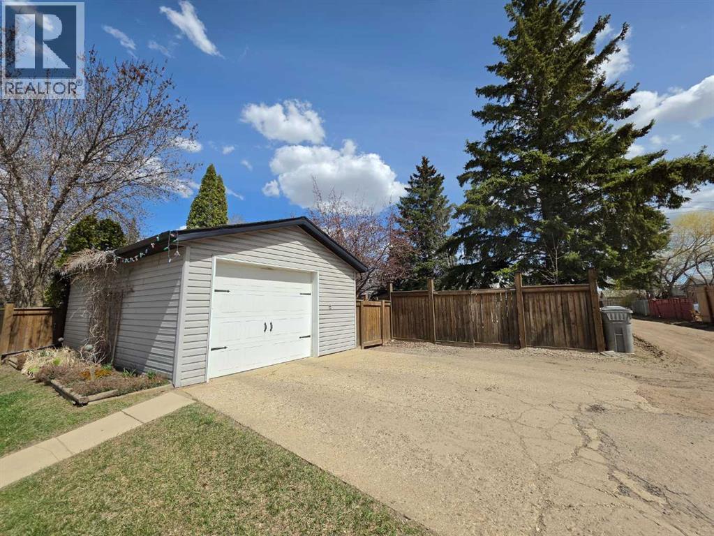 69 Alberta Crescent — photo 19