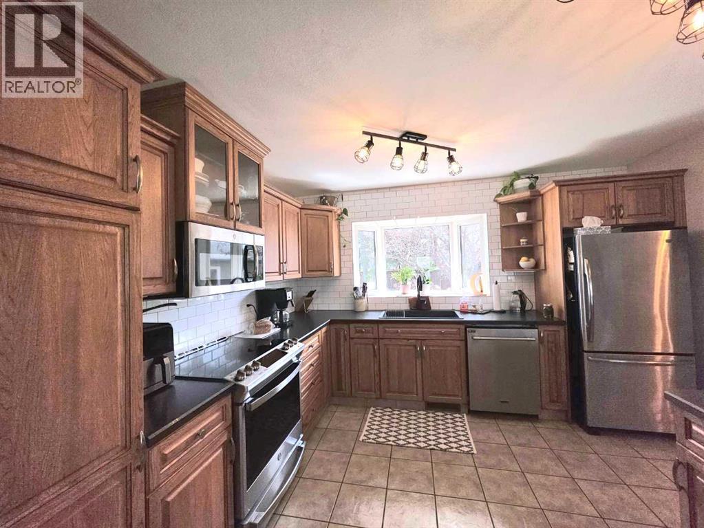 69 Alberta Crescent - photo 4