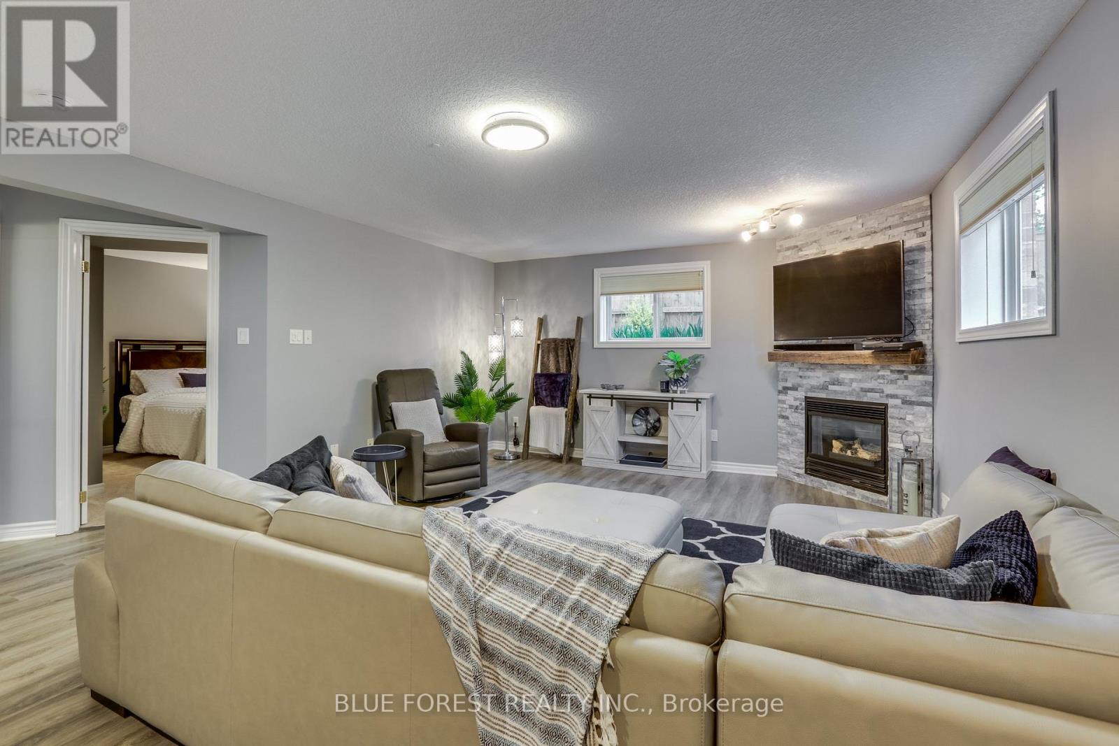 179 FOREST GROVE CRESCENT - 26