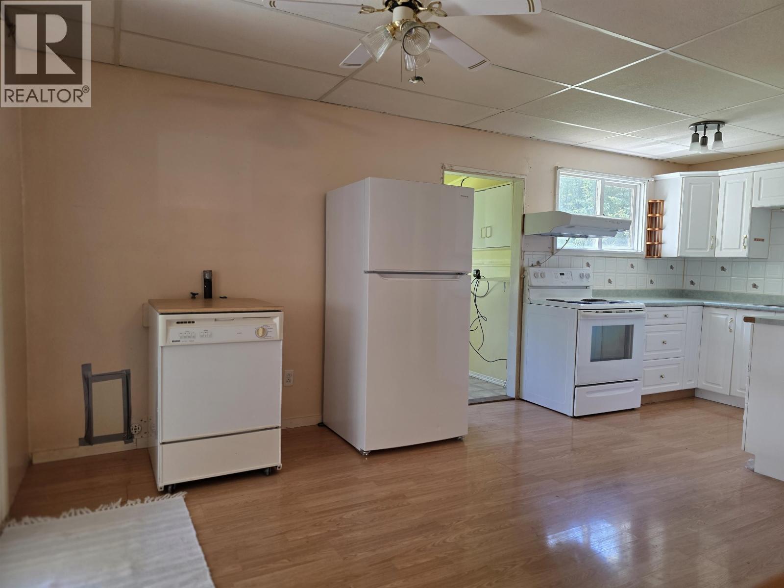 3949 SCHEMENAUR ROAD - 8