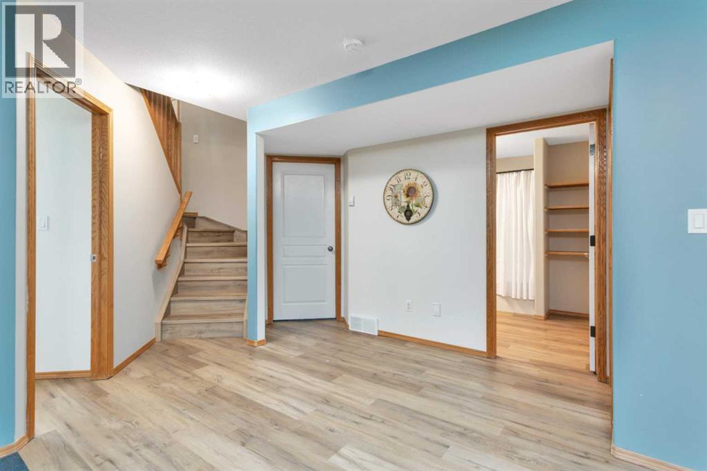 6003 43 Avenue Close — photo 24