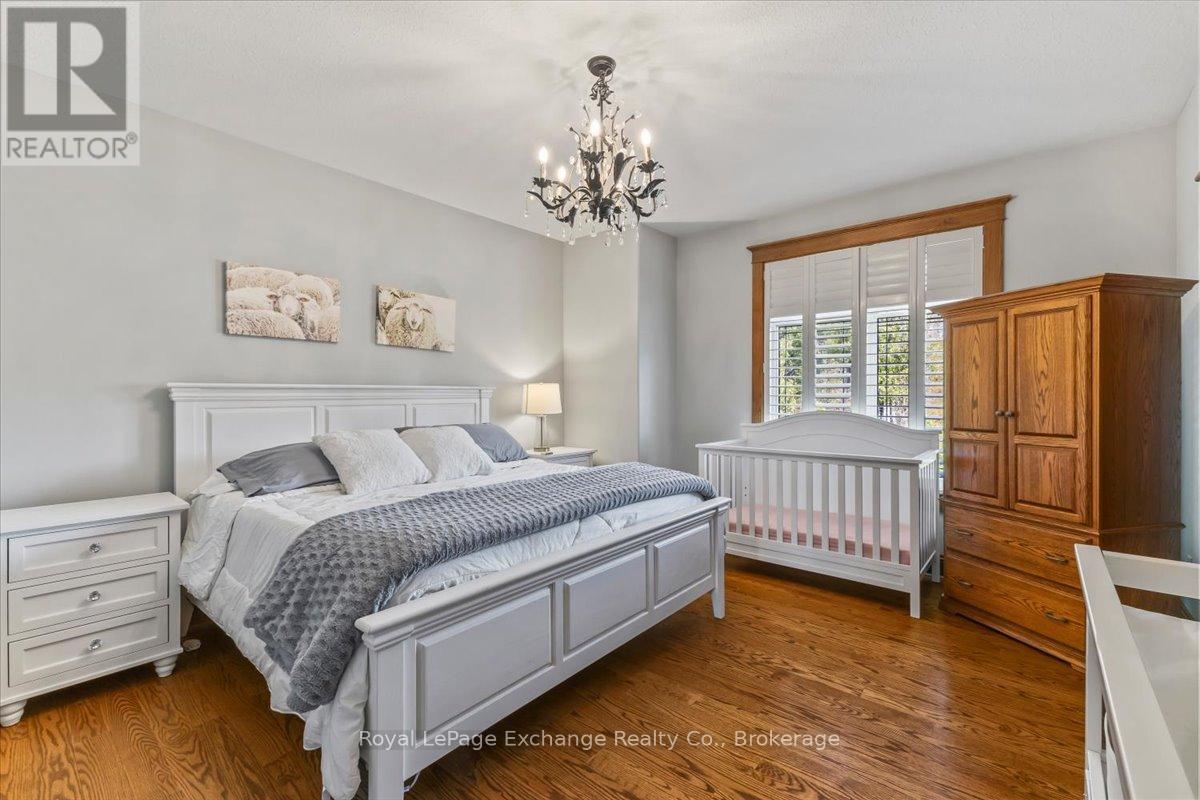 195 BIRCHWOOD AVENUE - Image 18