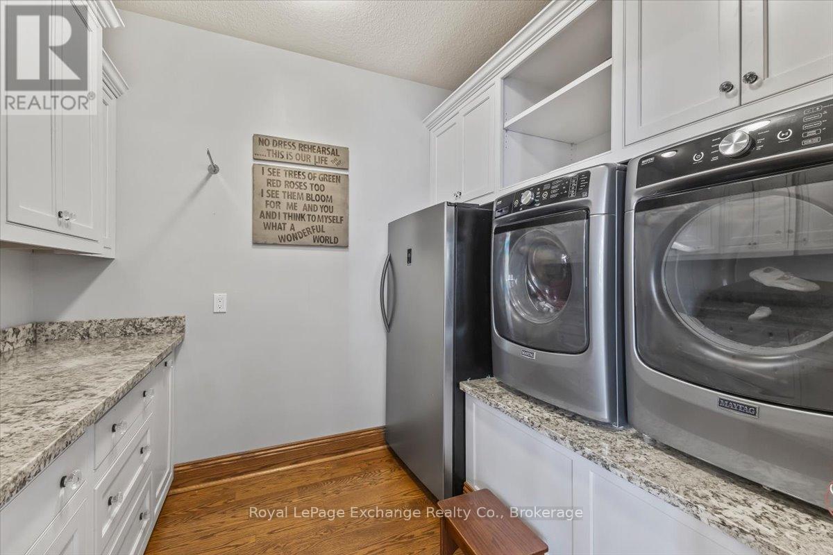 195 BIRCHWOOD AVENUE - Image 24