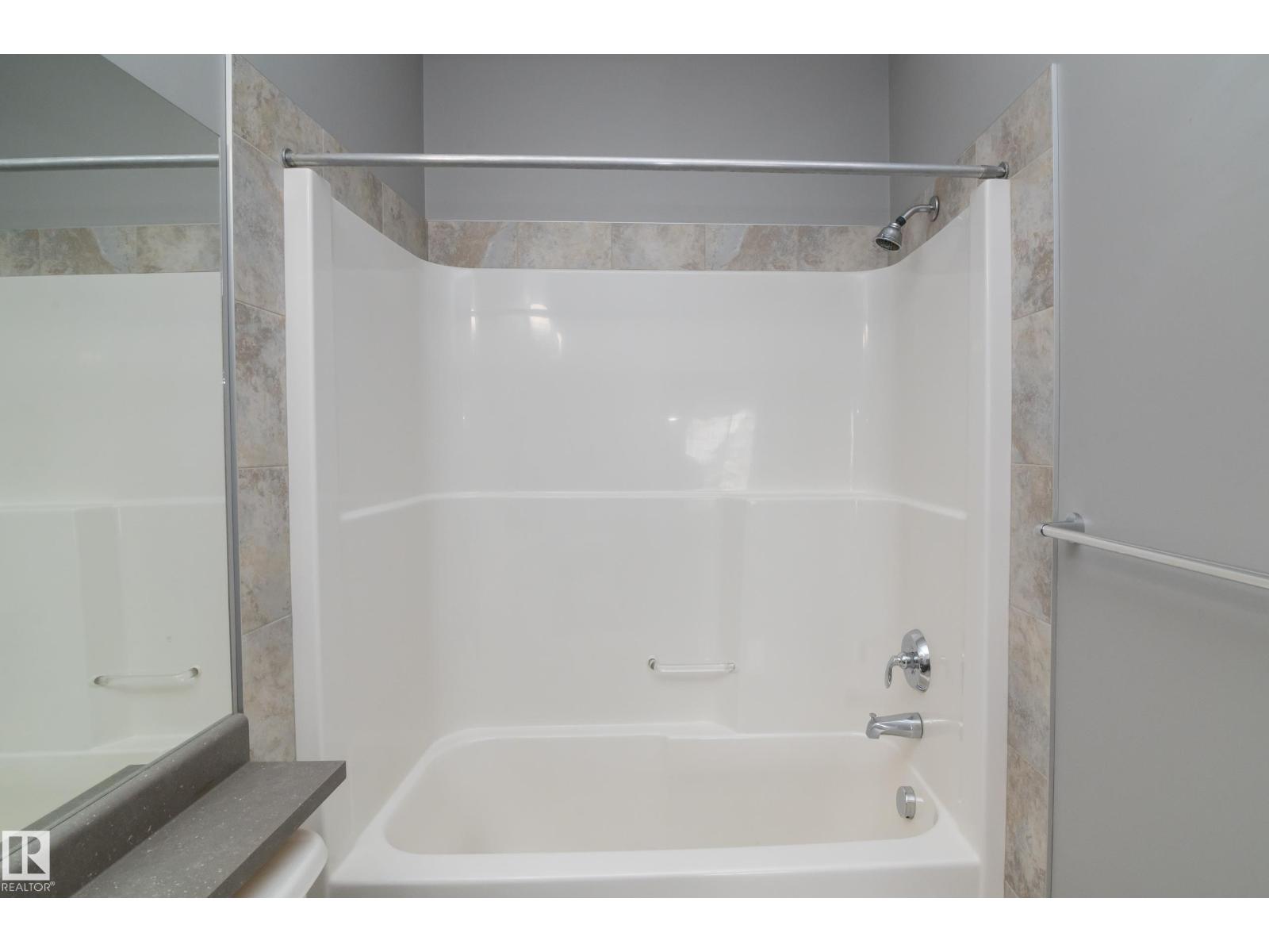 #414 2207 44 AV NW - 18