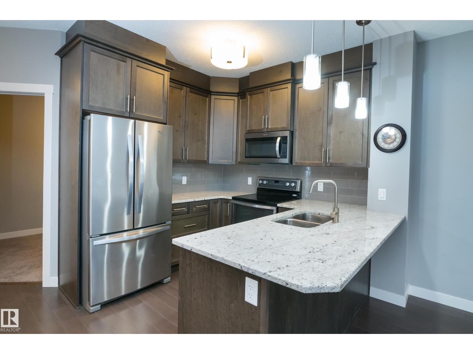 #414 2207 44 AV NW - 5