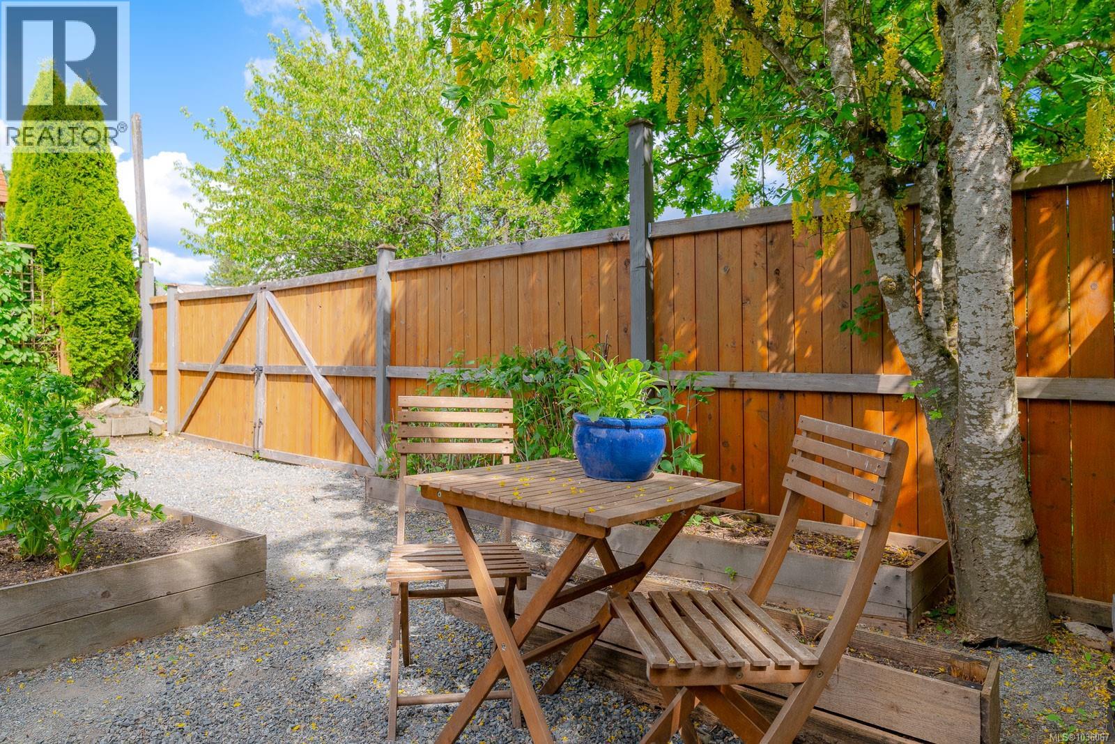 1040 Moyse Cres - 25