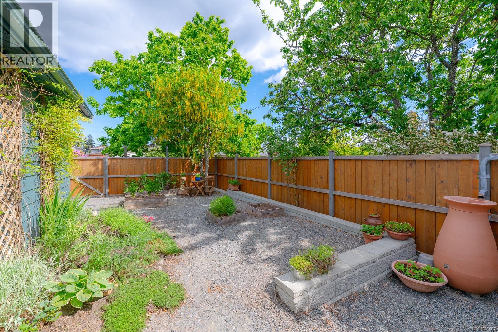 1040 Moyse Cres - 18
