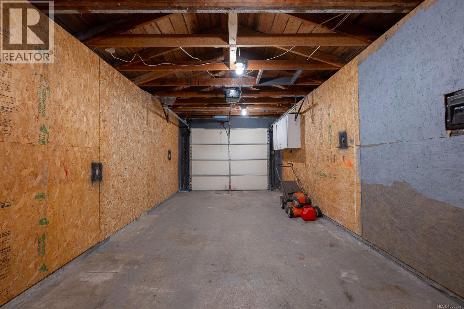 1040 Moyse Cres - 23