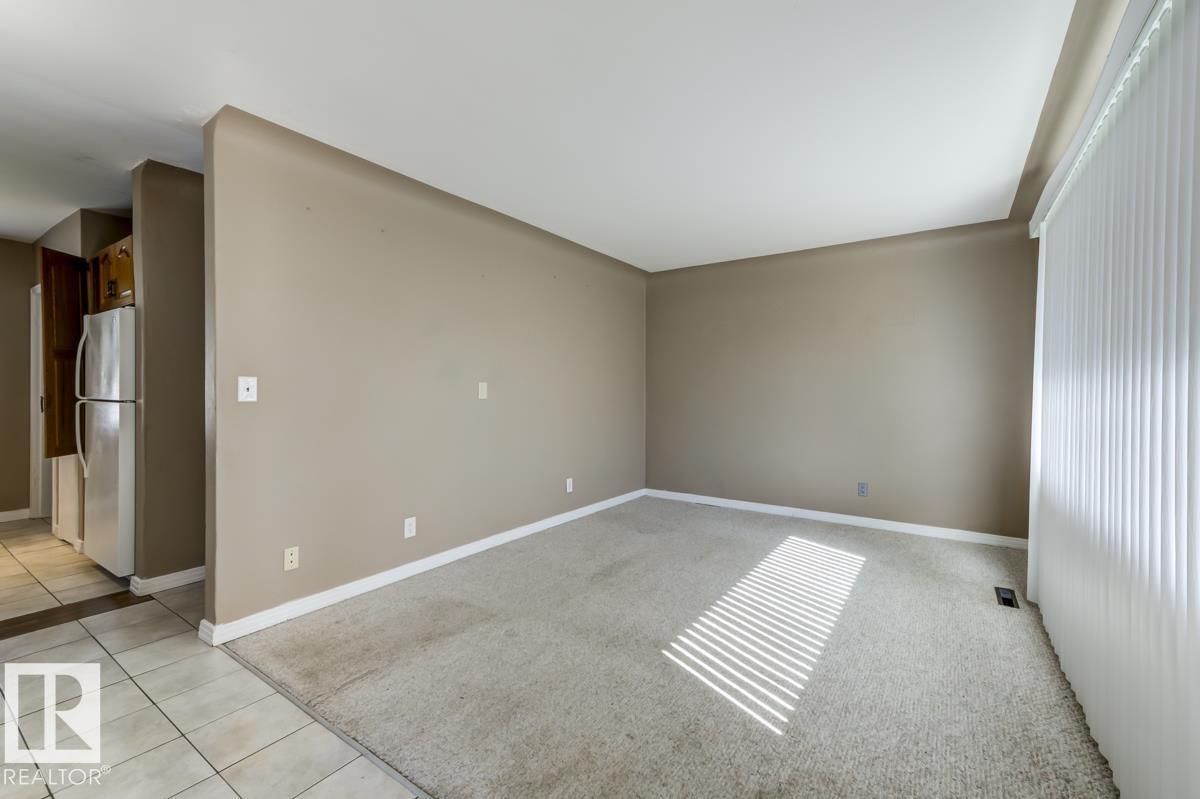 9602 90 ST NW - 11