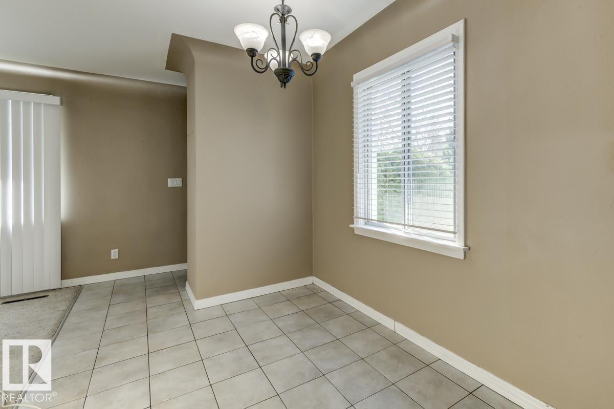 9602 90 ST NW - 22