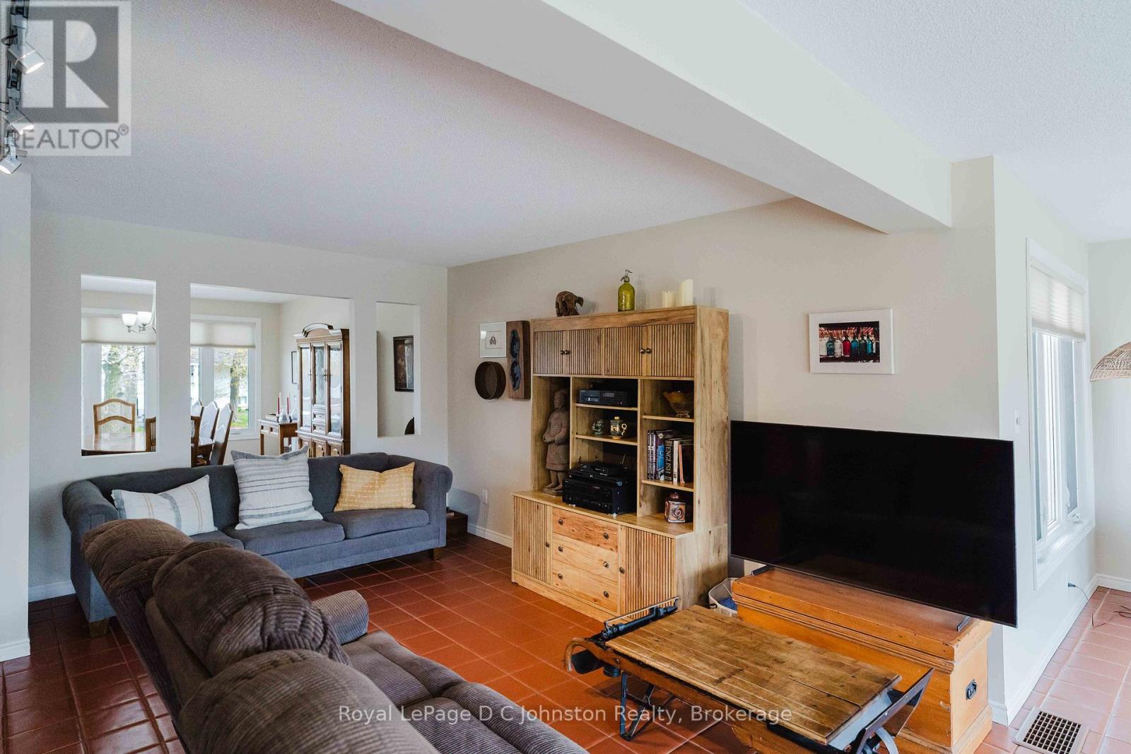343 MAPLE DRIVE - 11