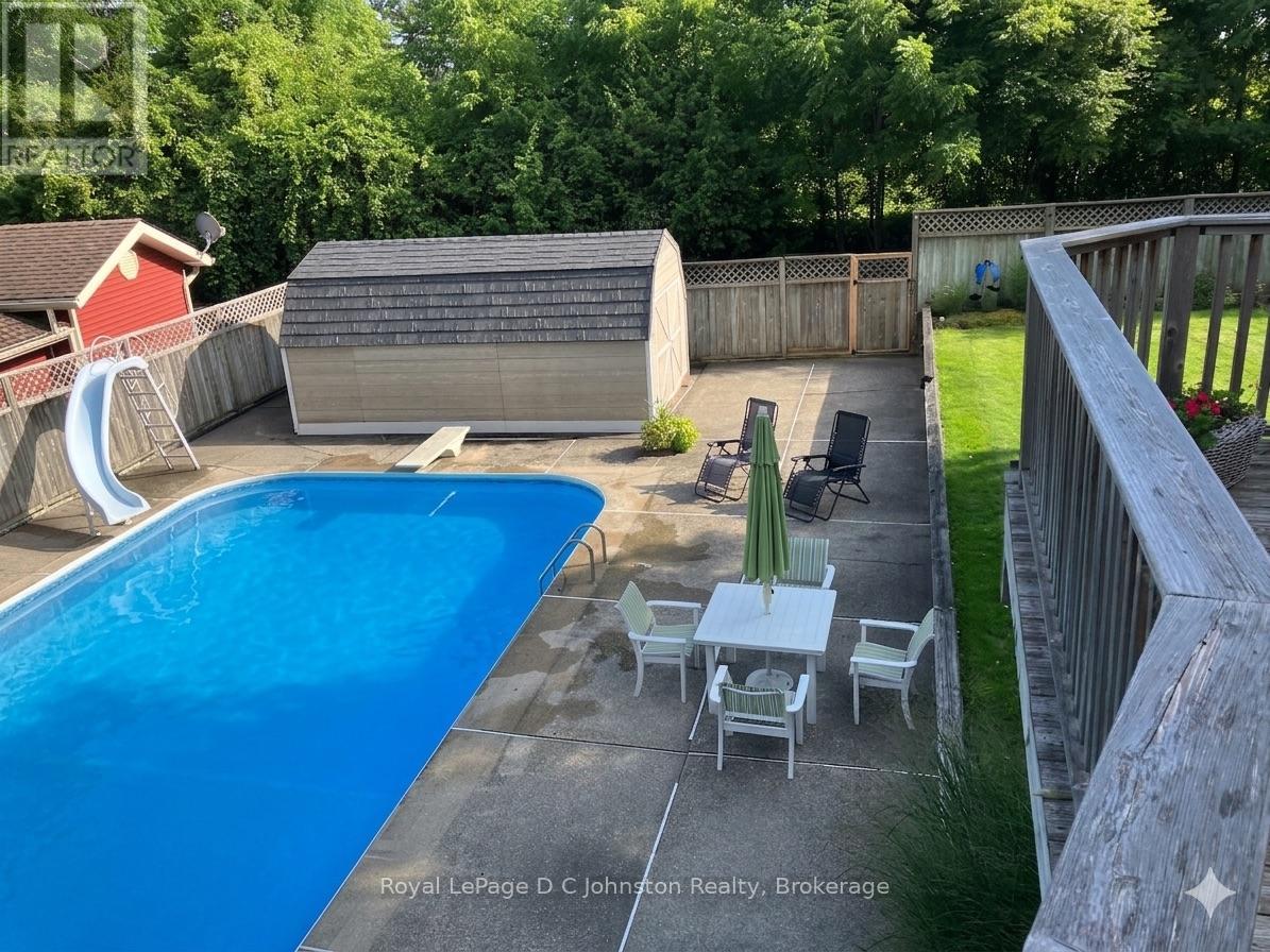 343 MAPLE DRIVE - 37