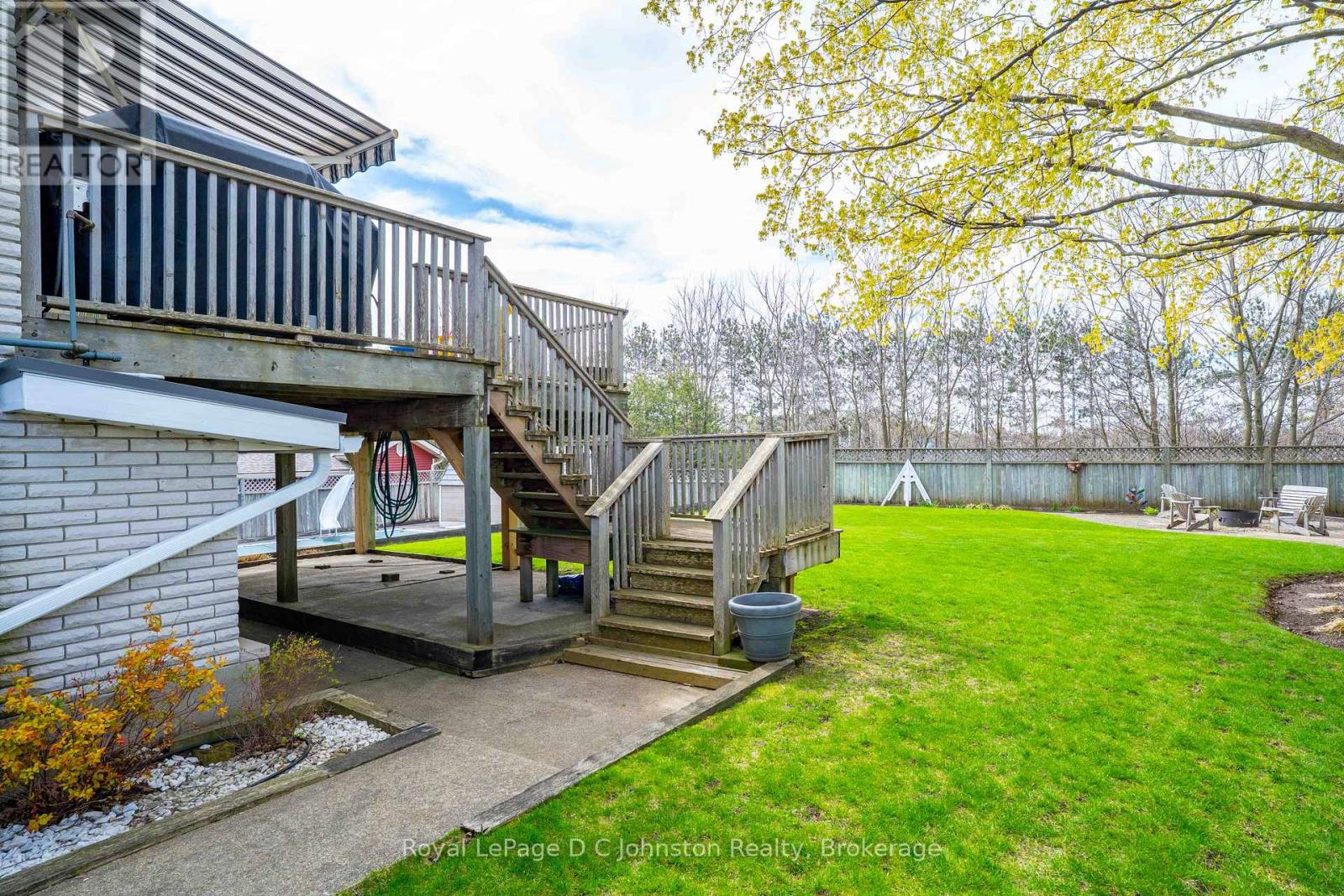 343 MAPLE DRIVE - 42