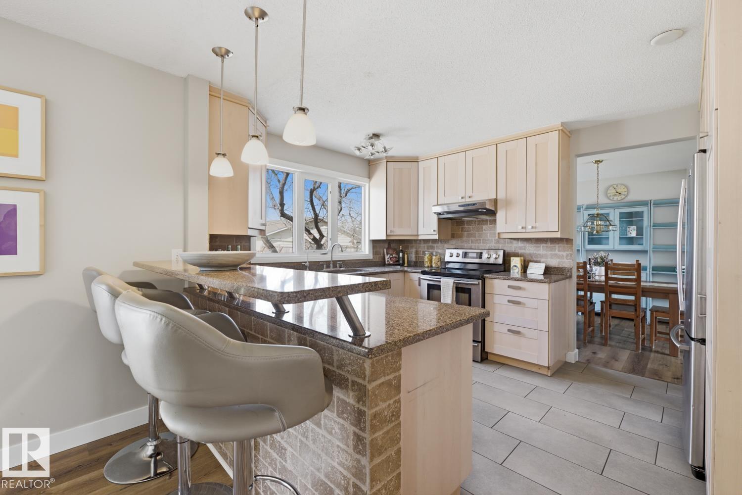 17604 85 AV NW - 13