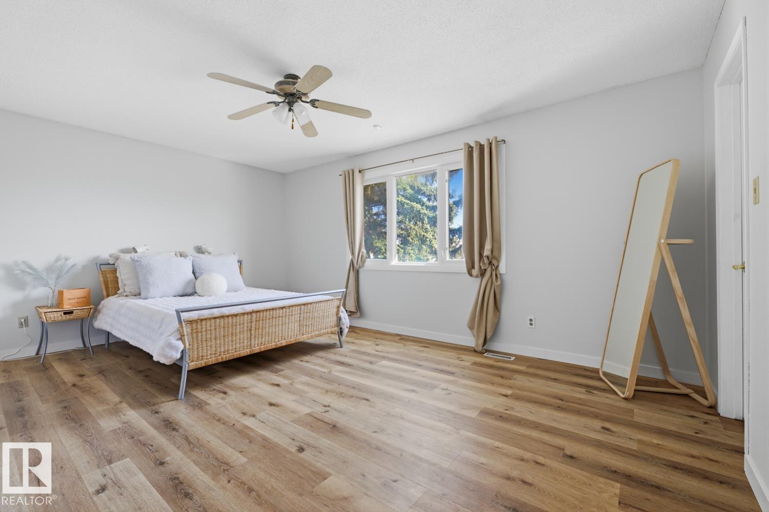 17604 85 AV NW - 21