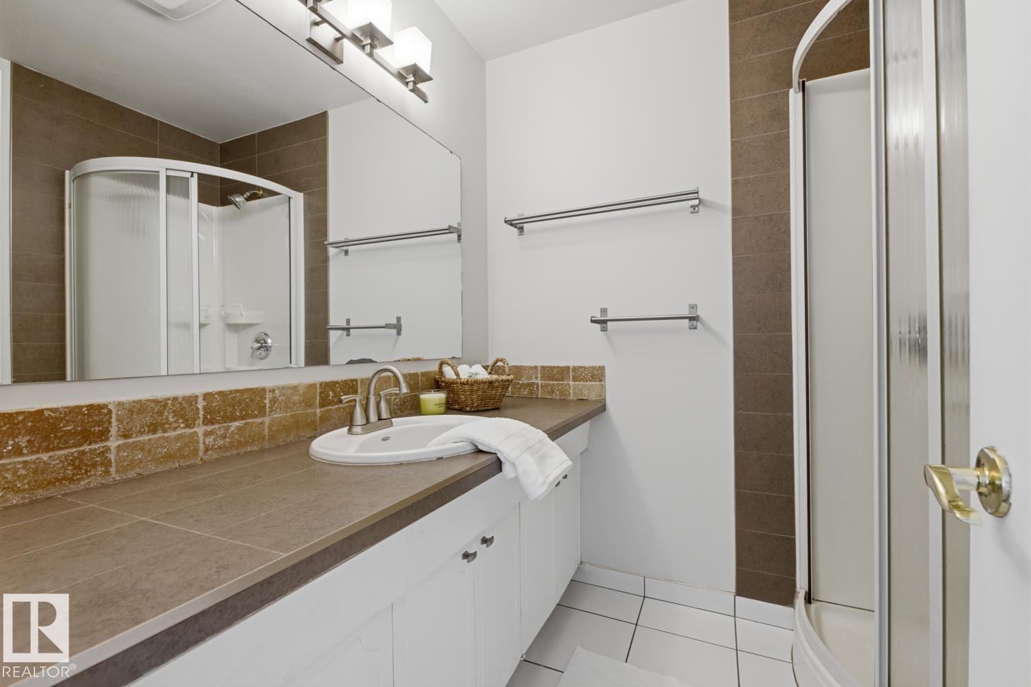 17604 85 AV NW - 23