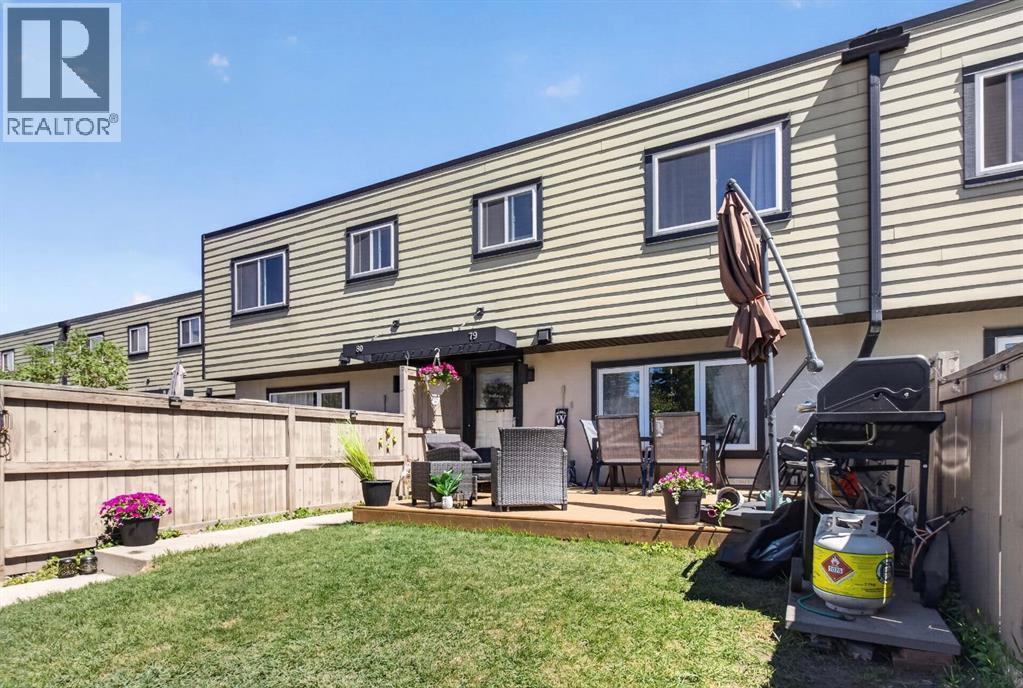 #79 3809 45 Street SW - 20
