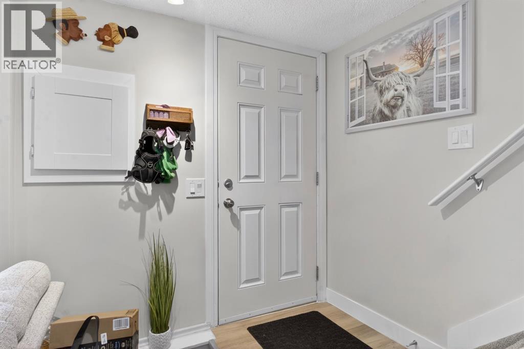 #79 3809 45 Street SW - 17
