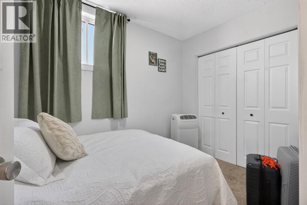 #79 3809 45 Street SW - 13