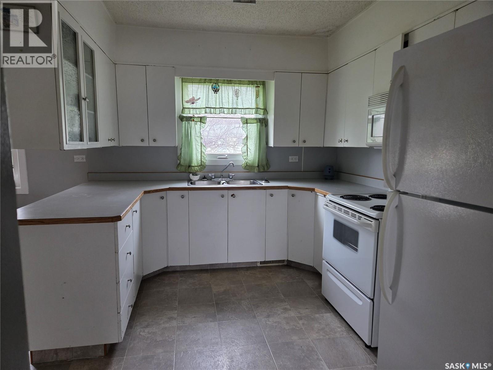 249 Sixth STREET NE - Image 2