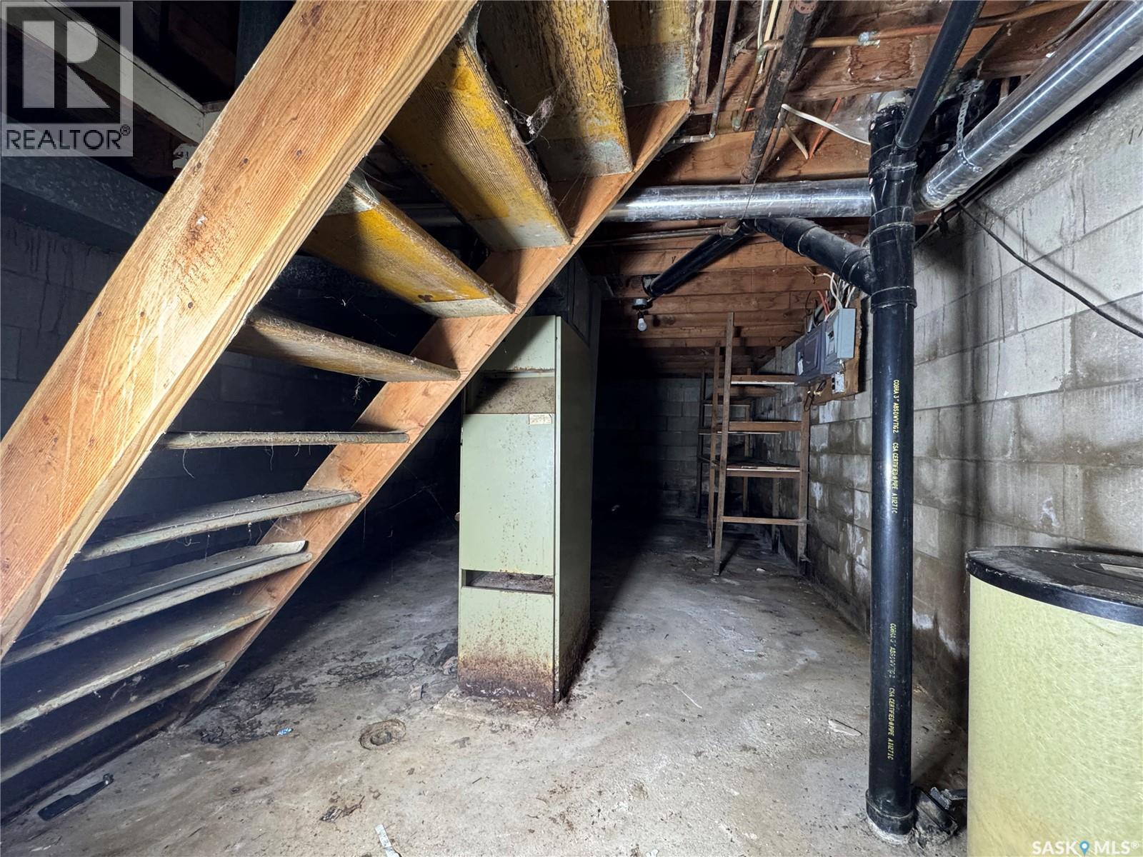 208 Irvine STREET - 10