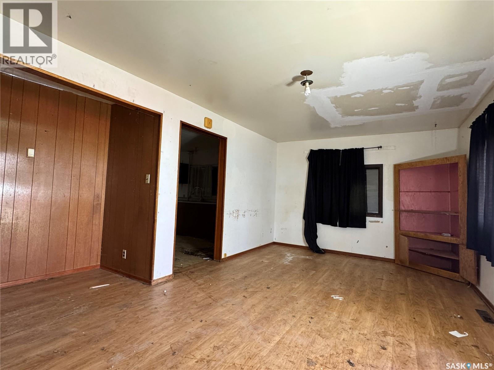 208 Irvine STREET - 2