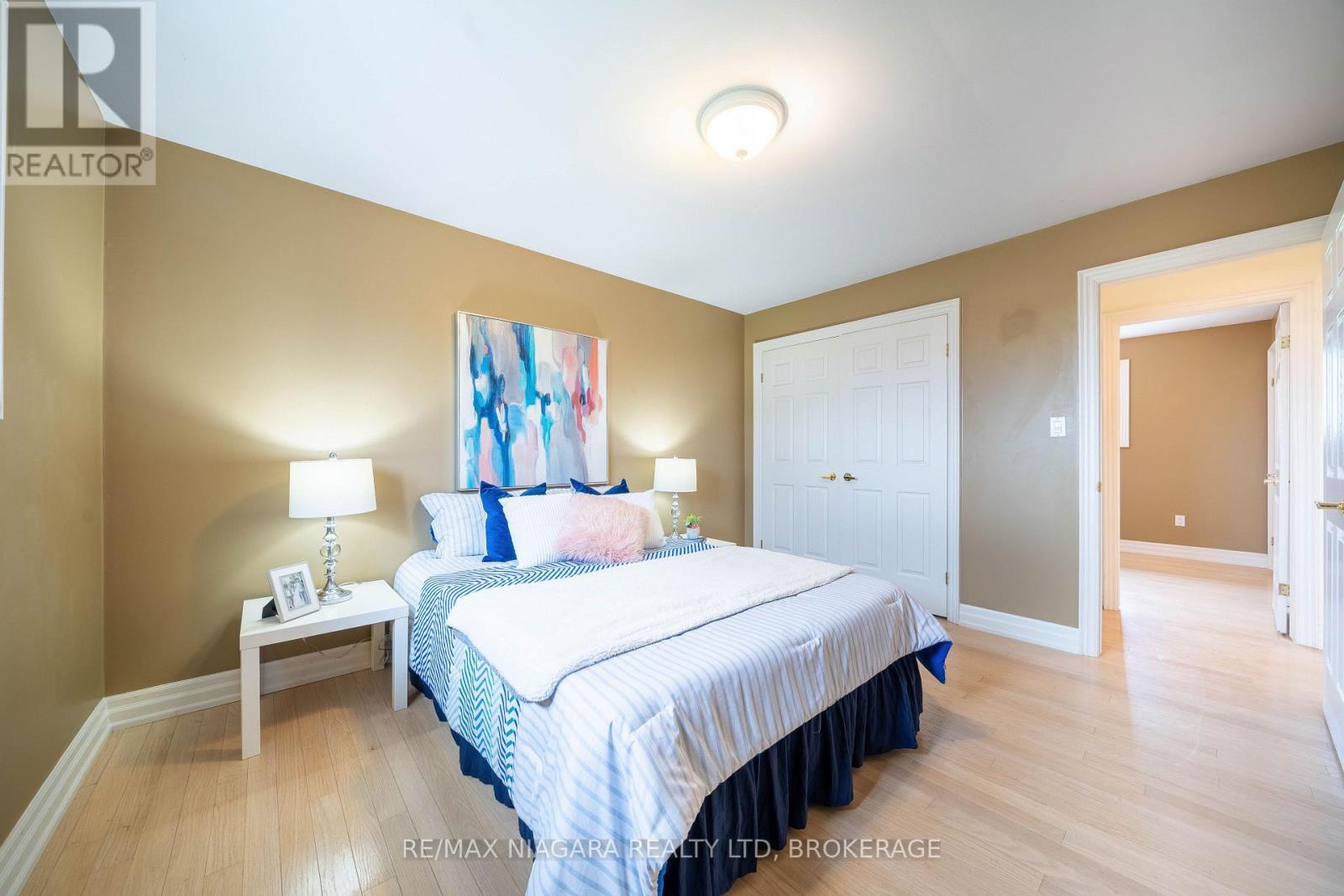 2 MCCLURE CRESCENT - 28