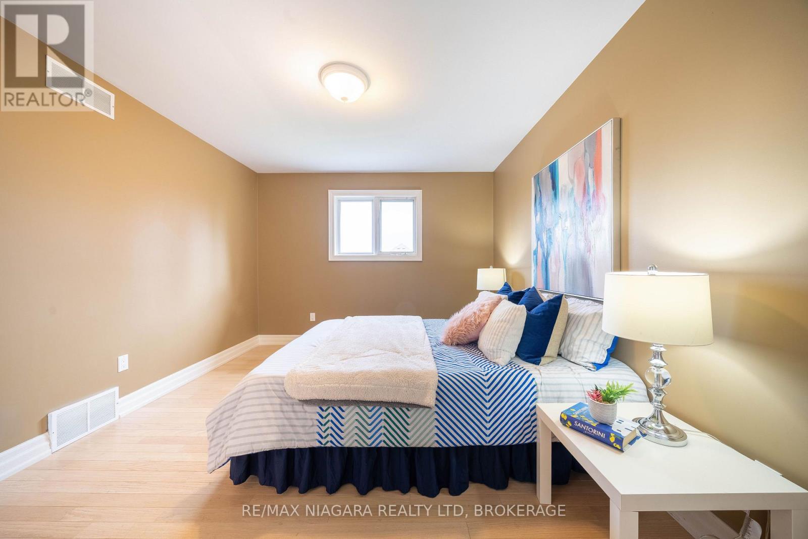 2 MCCLURE CRESCENT - 29