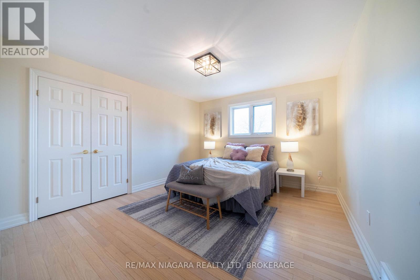 2 MCCLURE CRESCENT - 32