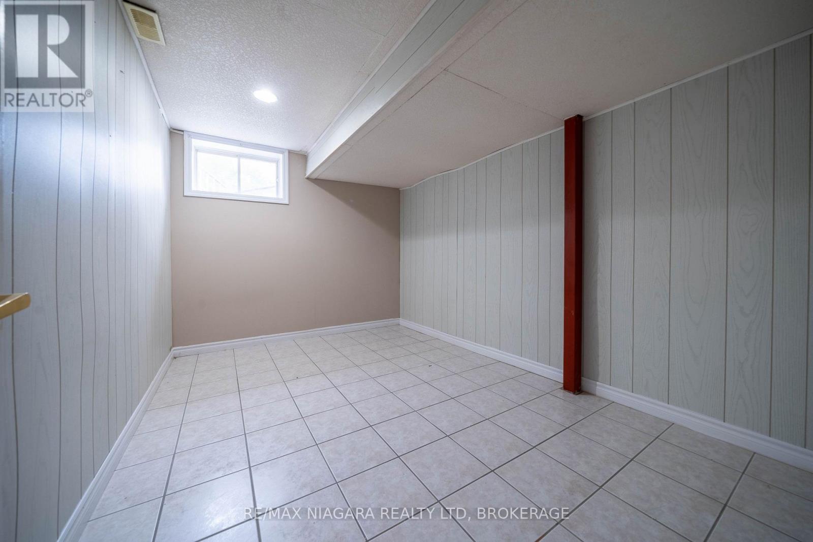 2 MCCLURE CRESCENT - 43