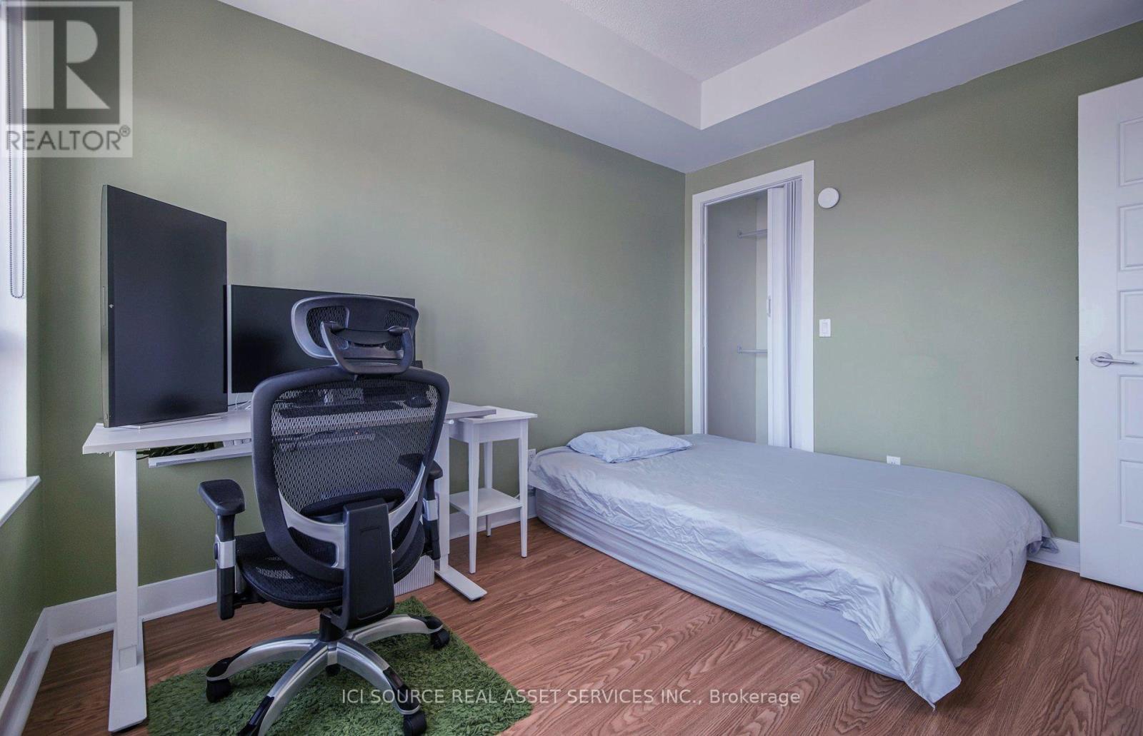 #2303 28 LINDEN STREET - 12