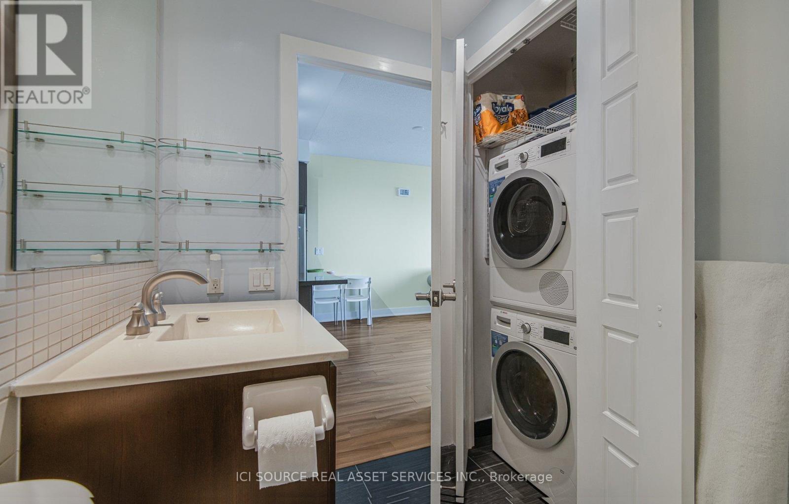 #2303 28 LINDEN STREET - 14