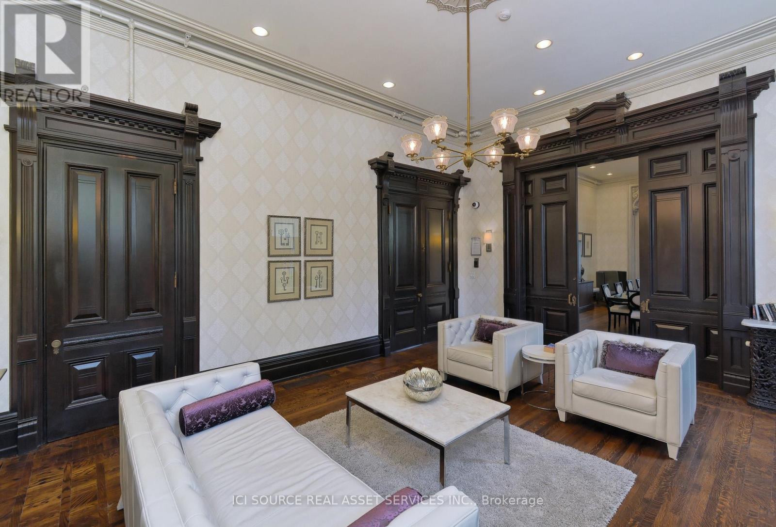 #2303 28 LINDEN STREET - 28