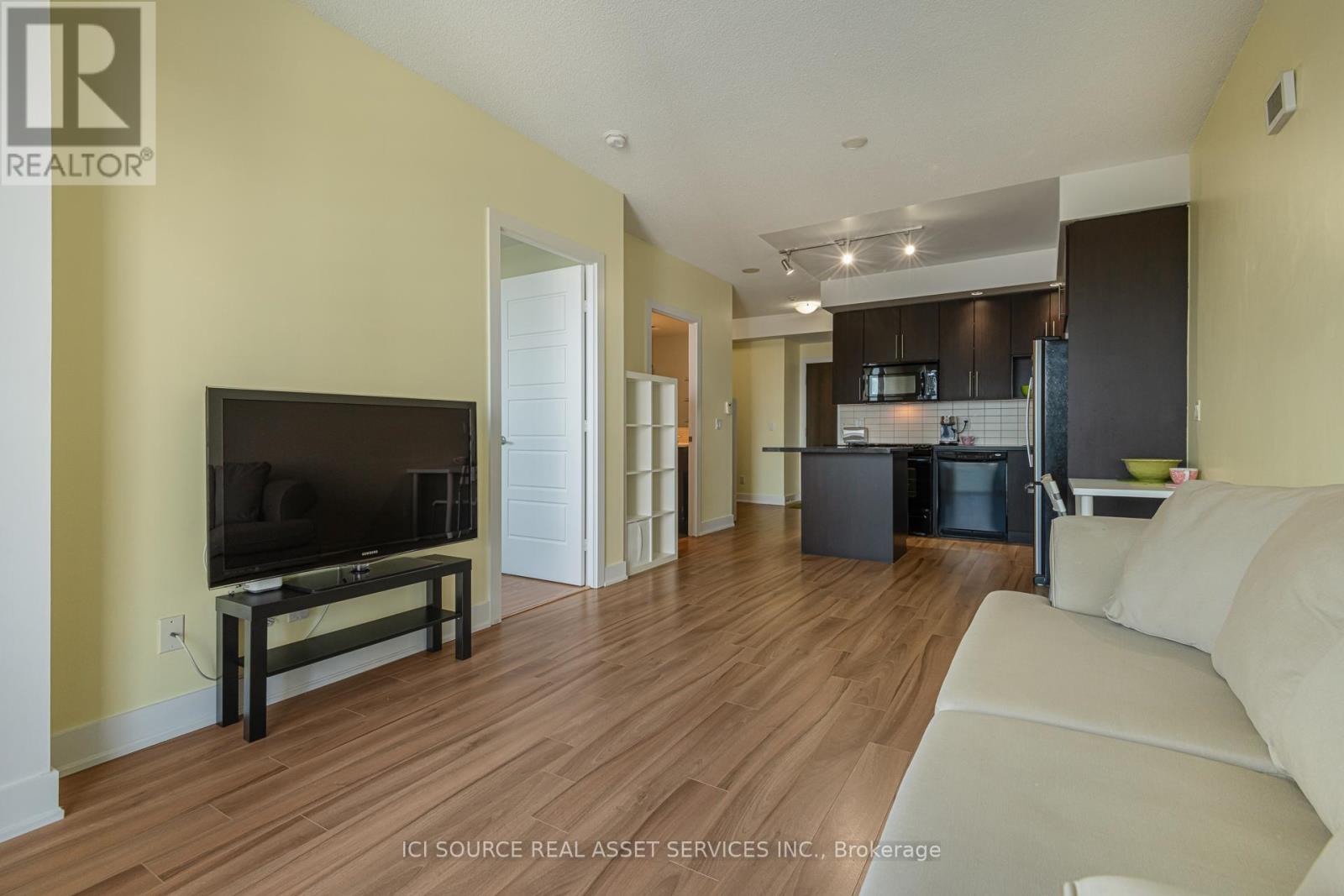 #2303 28 LINDEN STREET - 5