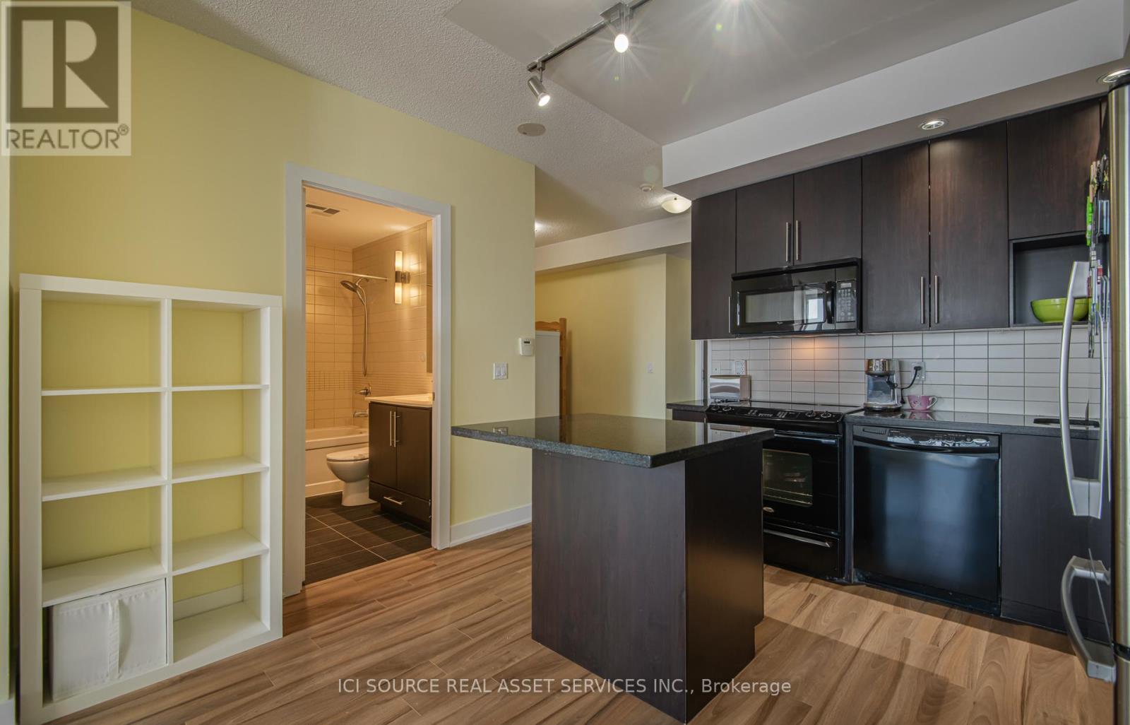 #2303 28 LINDEN STREET - 8