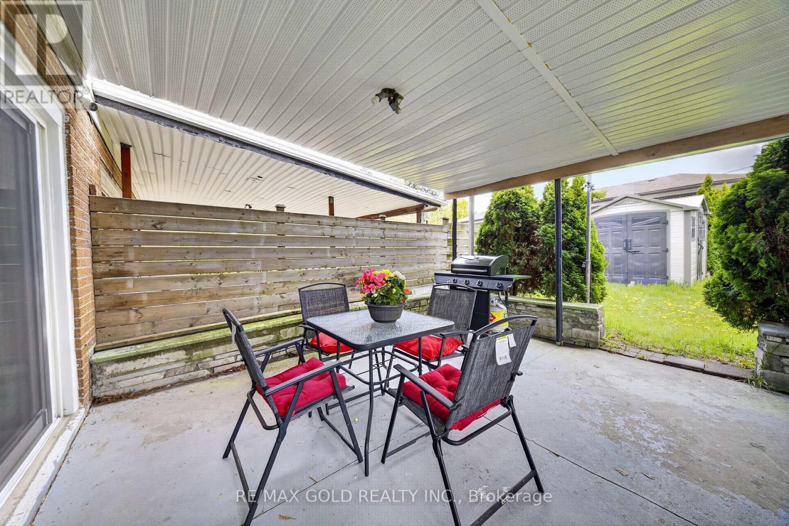 3289 VICTORY CRESCENT - 42